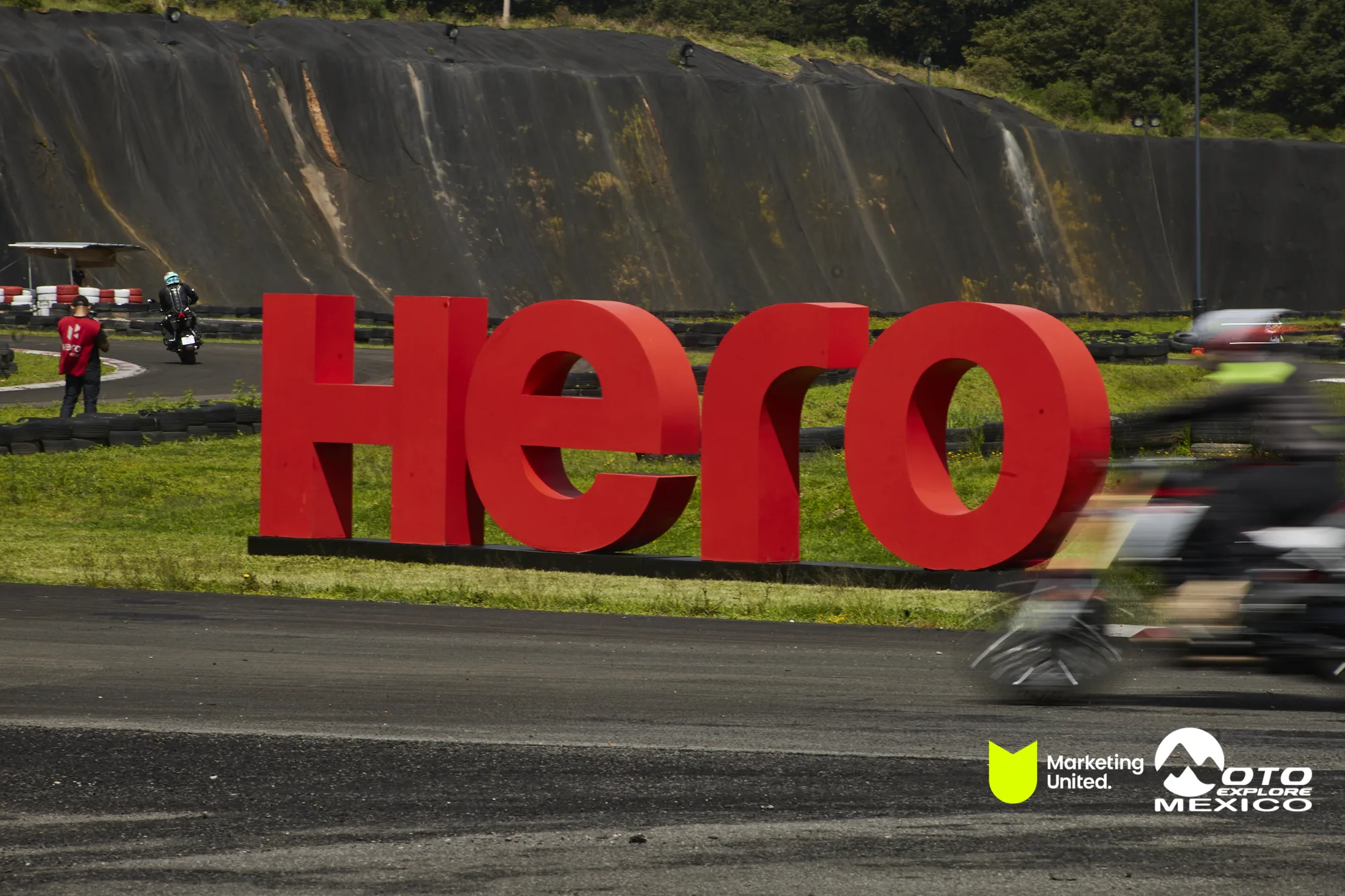 HUNK TRACKDAY 253